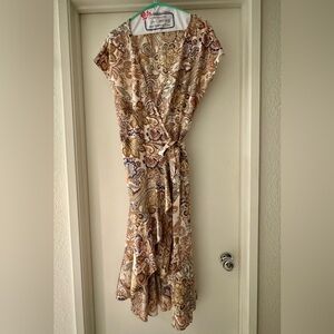 Chic Paisley Maxi Dress in Cream and Brown